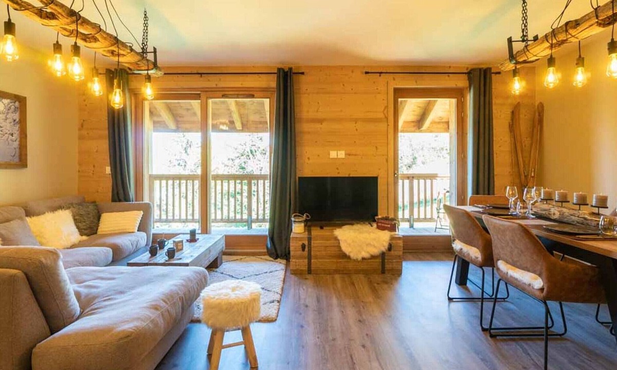 Valmorel Apartment | Duplex 4P in La Charmette, 3BR, 8 Guests, Balcony, Parking