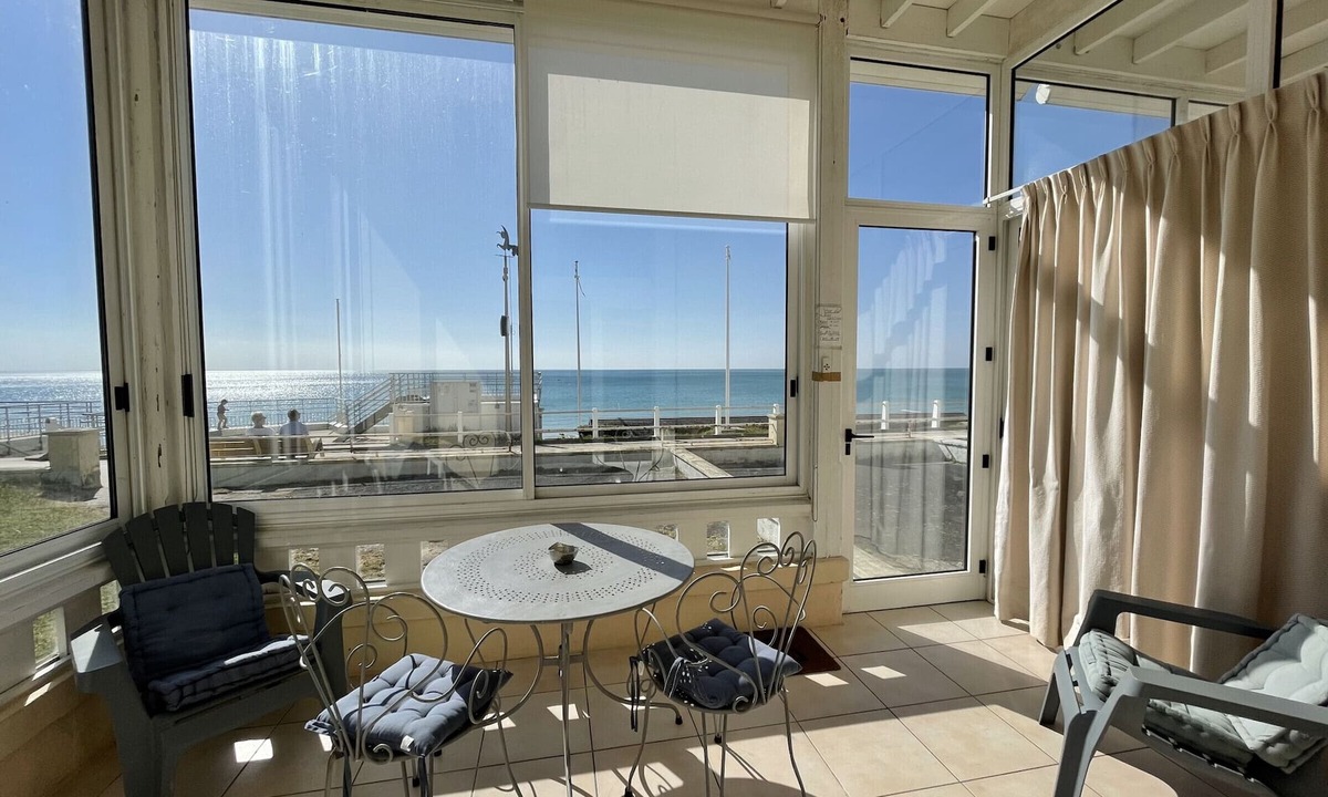 Jullouville Apartment | Duplex 50m from the beach & shops, private garden, parking available, no pets