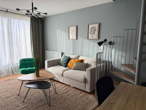 Evreux Apartment | Duplex 6 pers moderne et tout équipé avec terrasse