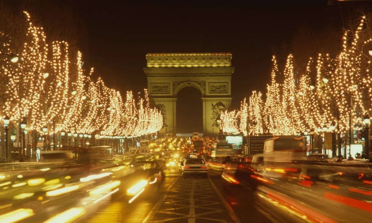 Faubourg-du-Roule Apartment | duplex above the hotel berri champs-elysées 5 stars