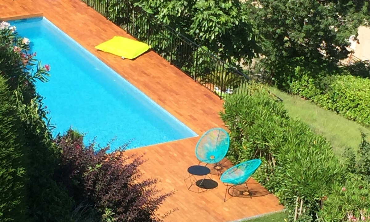 Saint-Paul-de-Vence Cabin | Duplex apartment in luxury villa