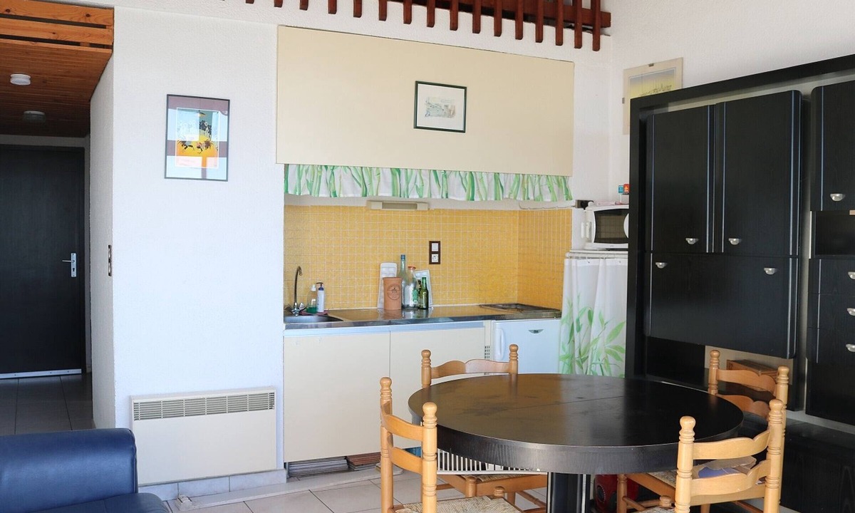 Biscarrosse Plage Apartment | Duplex Apartment in Biscarrosse Beach - Central Location with Parking and Balcony