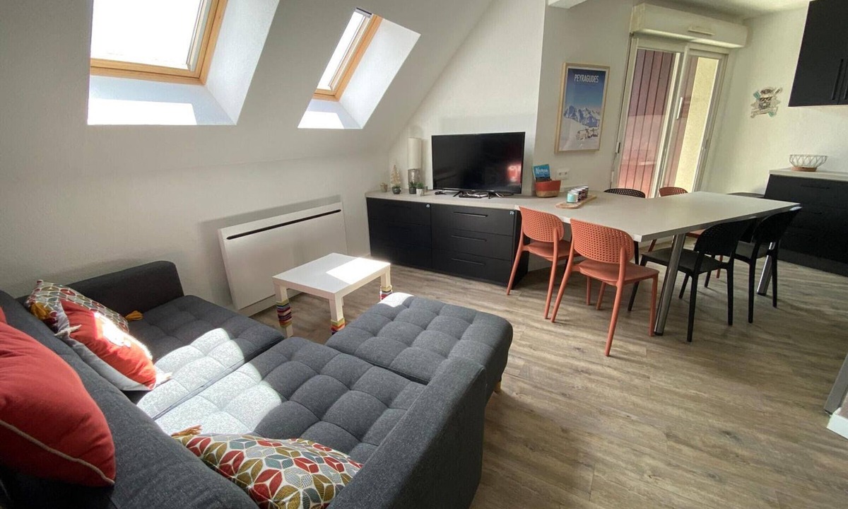 Gouaux-de-Larboust Apartment | Duplex Apartment Peyragudes 6 pers, ski-in access to slopes