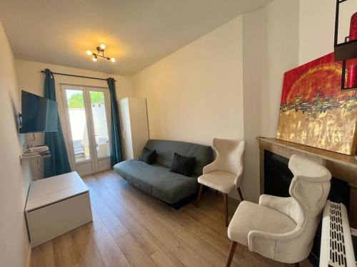 Pierre-Benite Apartment | Duplex avec terrasse à 15 min de Lyon