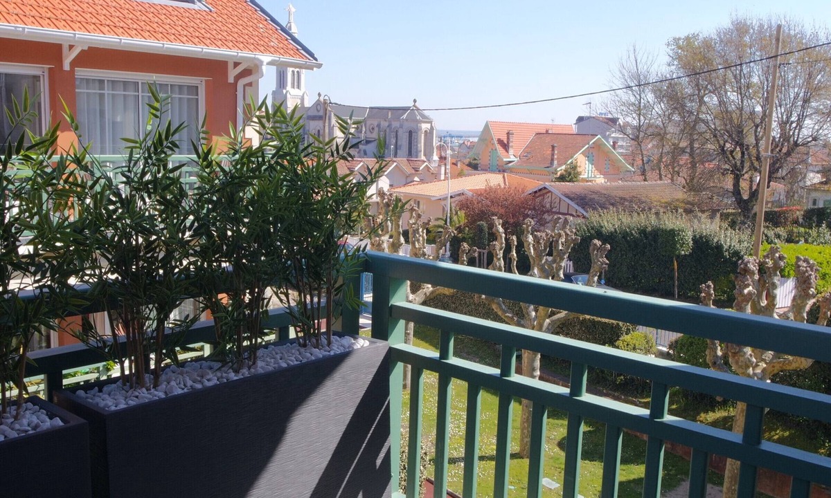 Arcachon Apartment | Duplex Comfortable Near St. Ferdinand Church with Private Parking