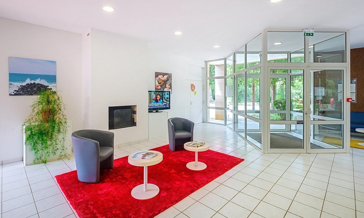 Saumur Cottage | Duplex Cottage With Pool for 4