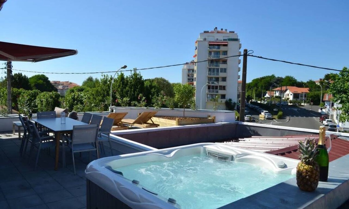 Biarritz Apartment | Duplex Elegant & Modern - 3 bedrooms - Rooftop with Jacuzzi