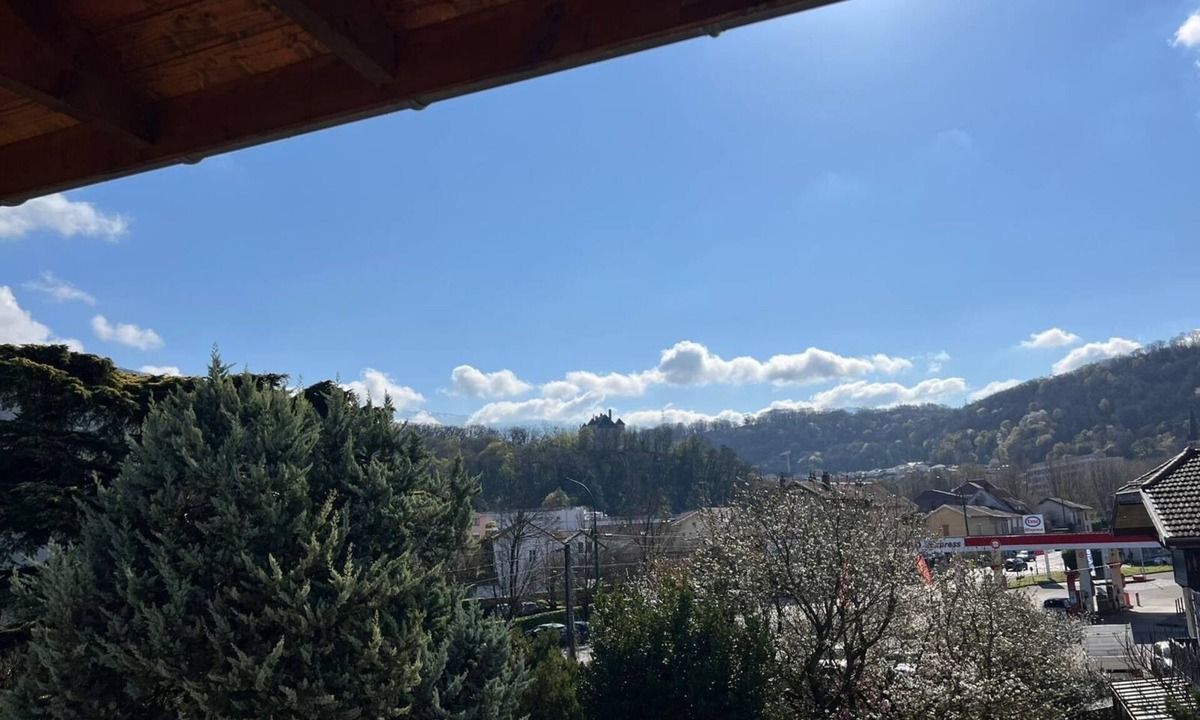 Eybens Condo | Duplex Family Apartment- 3 bedrooms 2 bathrooms- Private parking