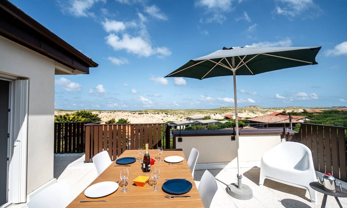 Soorts-Hossegor Apartment | Duplex for 5 persons between lake and ocean, facing Graviere beach