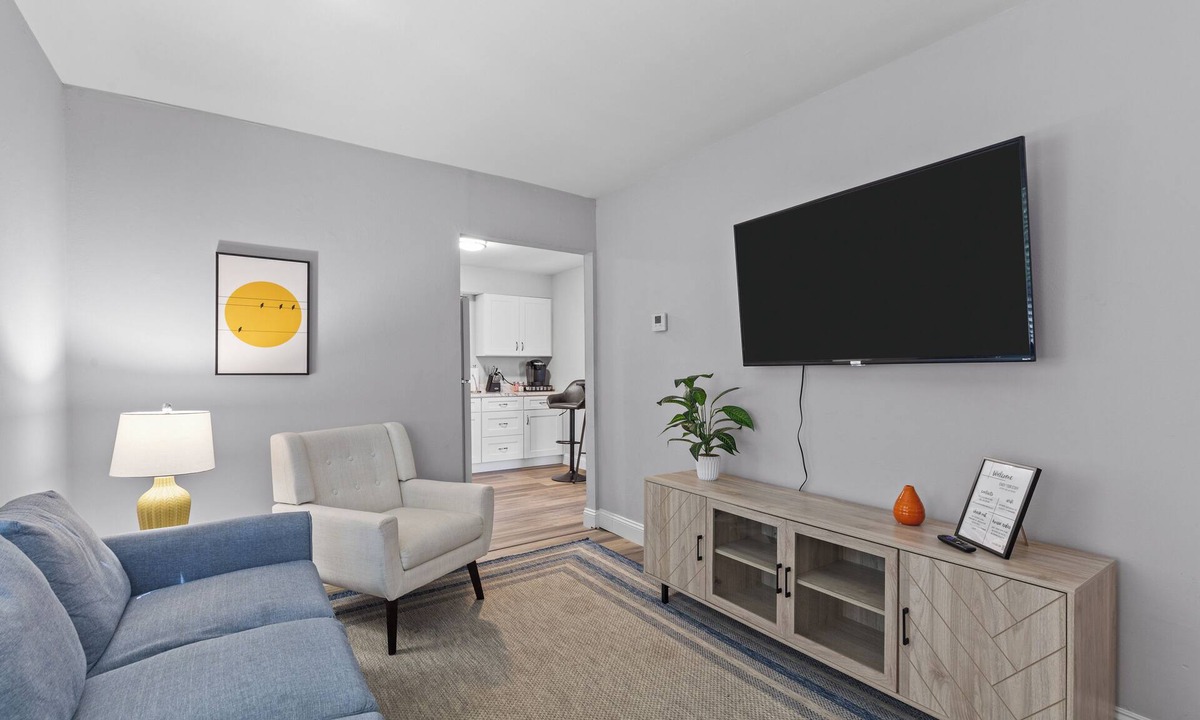 St. Charles Apartment | Duplex Hideaway in St. Charles, MO