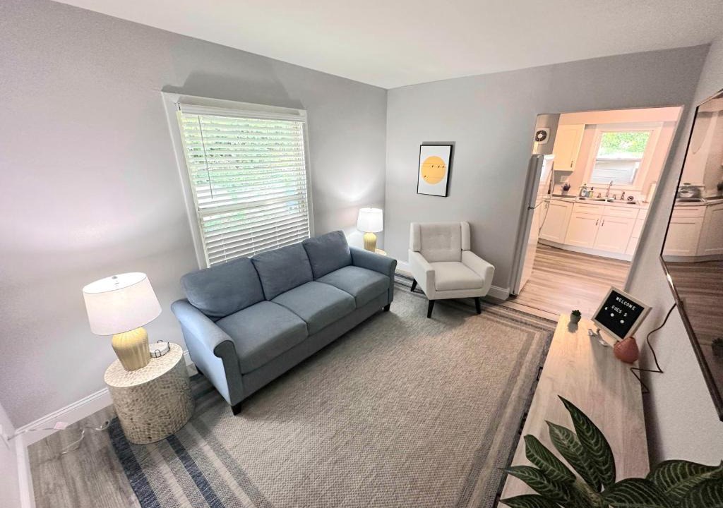St. Charles Apartment | Duplex Hideaway in Saint Charles MO
