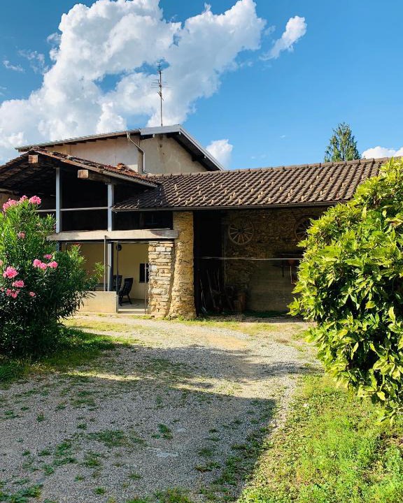 Lugano Apartment | Duplex in casa rurale con cortile privato
