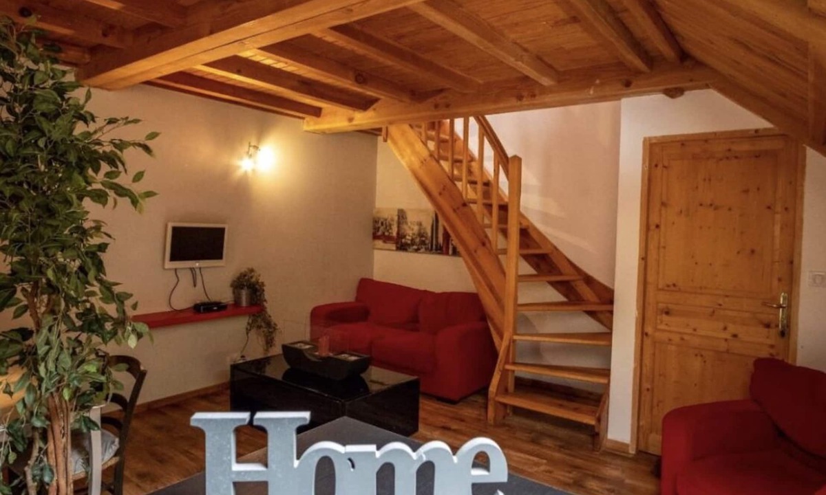 Sainte-Eulalie Apartment | Duplex "Mont Gerbier de Jonc"