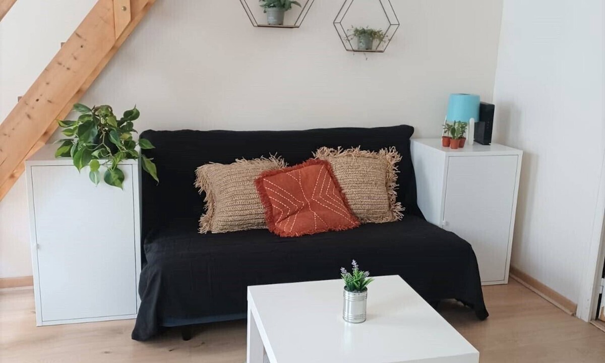 Miroir - Batignolles Apartment | Duplex near Mans station