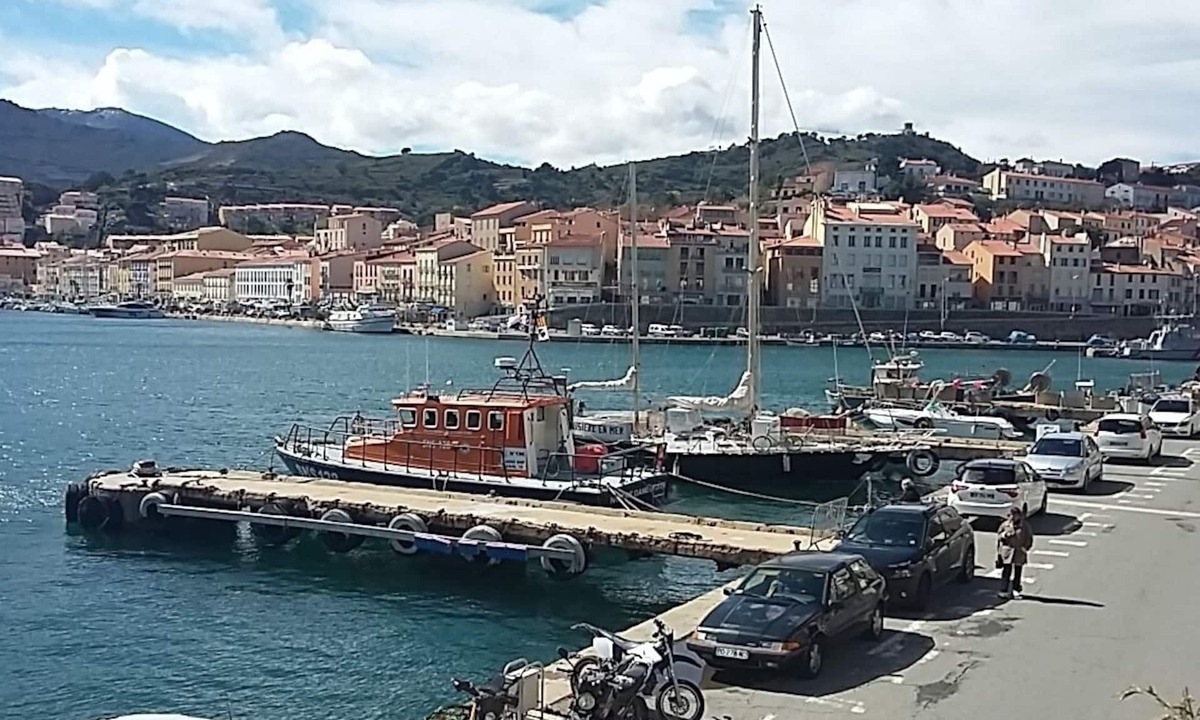 Port-Vendres Apartment | DUPLEX OF 110 M2 NEAR QUAY AND SHOPS, 8 persons