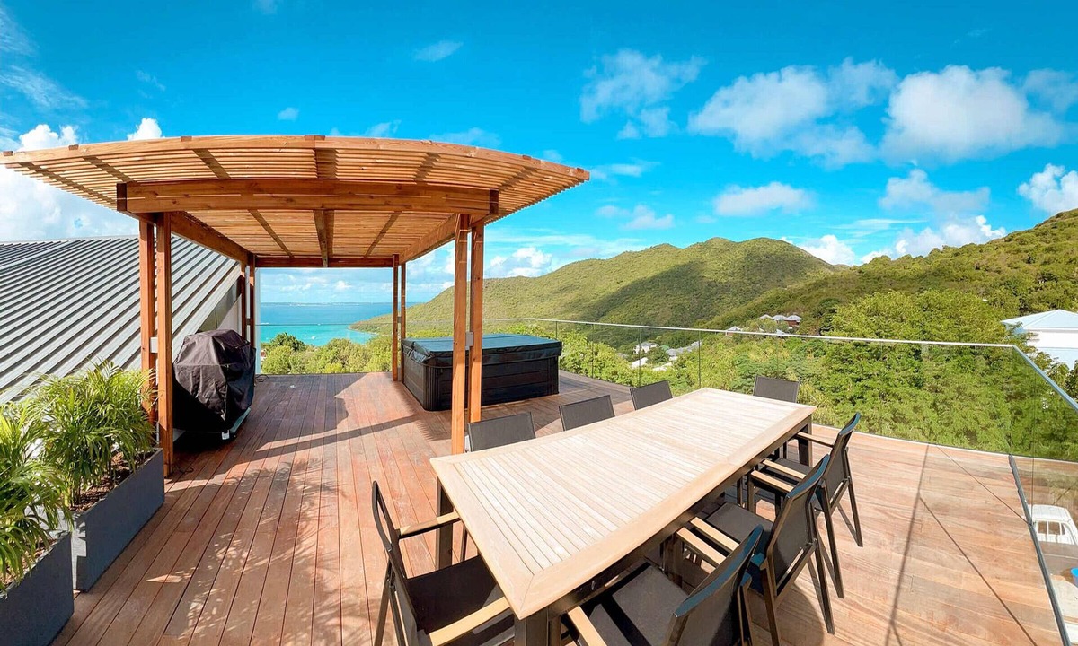 Anse Marcel Apartment | Duplex Penthouse with Jacuzzi and Pool in Anse Marcel