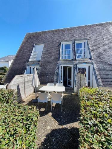 Guidel-Plages Apartment | Duplex proche de la mer avec piscine