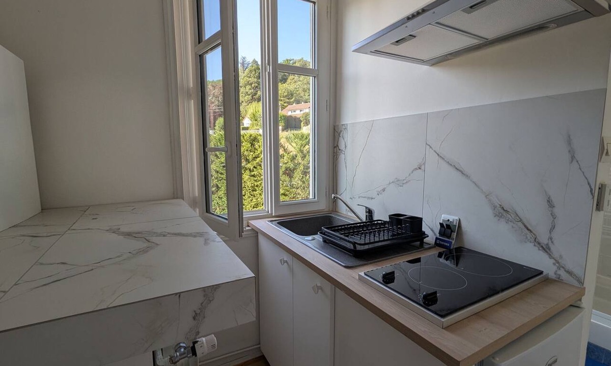 Argenton-sur-Creuse Cottage | Duplex studio with shared pool - 2 guests