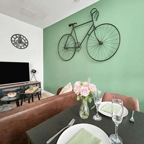 Marly Apartment | Duplex, Studio Le Cycle, clair, calme, parfait à 2