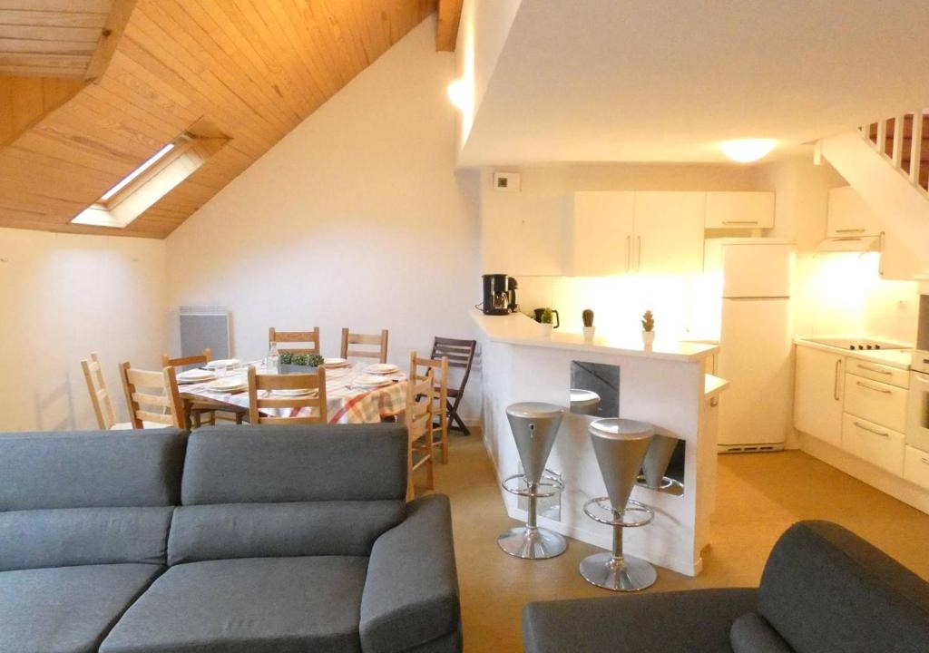Saint-Lary-Soulan Apartment | Duplex T4 8 pers, 102m², Saint-Lary-Soulan, Balcon, Garage, 3 Chambres, 3⭐️, Proche Centre - FR-1-457-278