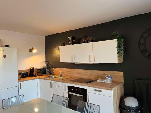 Royallieu Pompidou Apartment | Duplex urbain spacieux à Compiègne