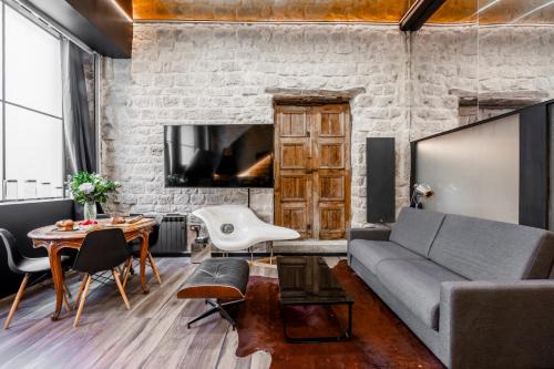 9th Arrondissement Apartment | Duplex with Jacuzzi l 15 min from Montmartre