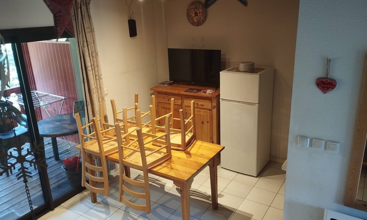 Arreau Apartment | Duplex with mountain and river views. Pets allowed