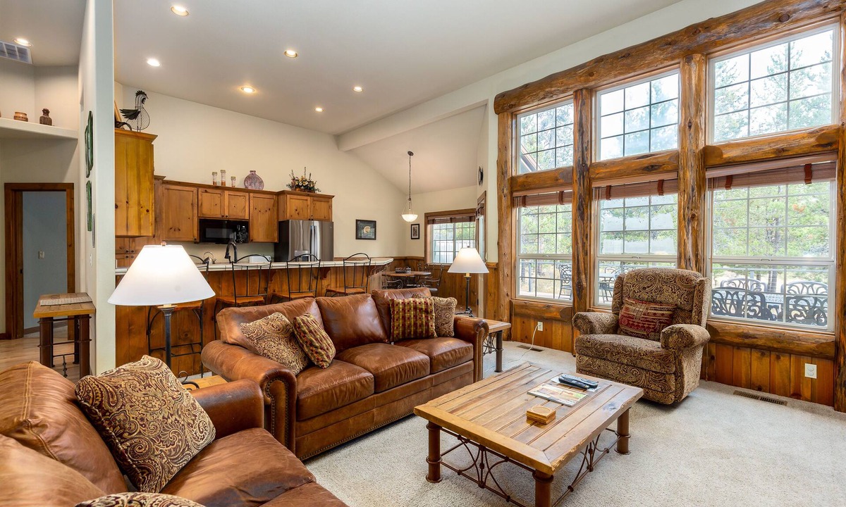 Deer Park House | DUTC12 - Dog loving home with A/C, Hot Tub