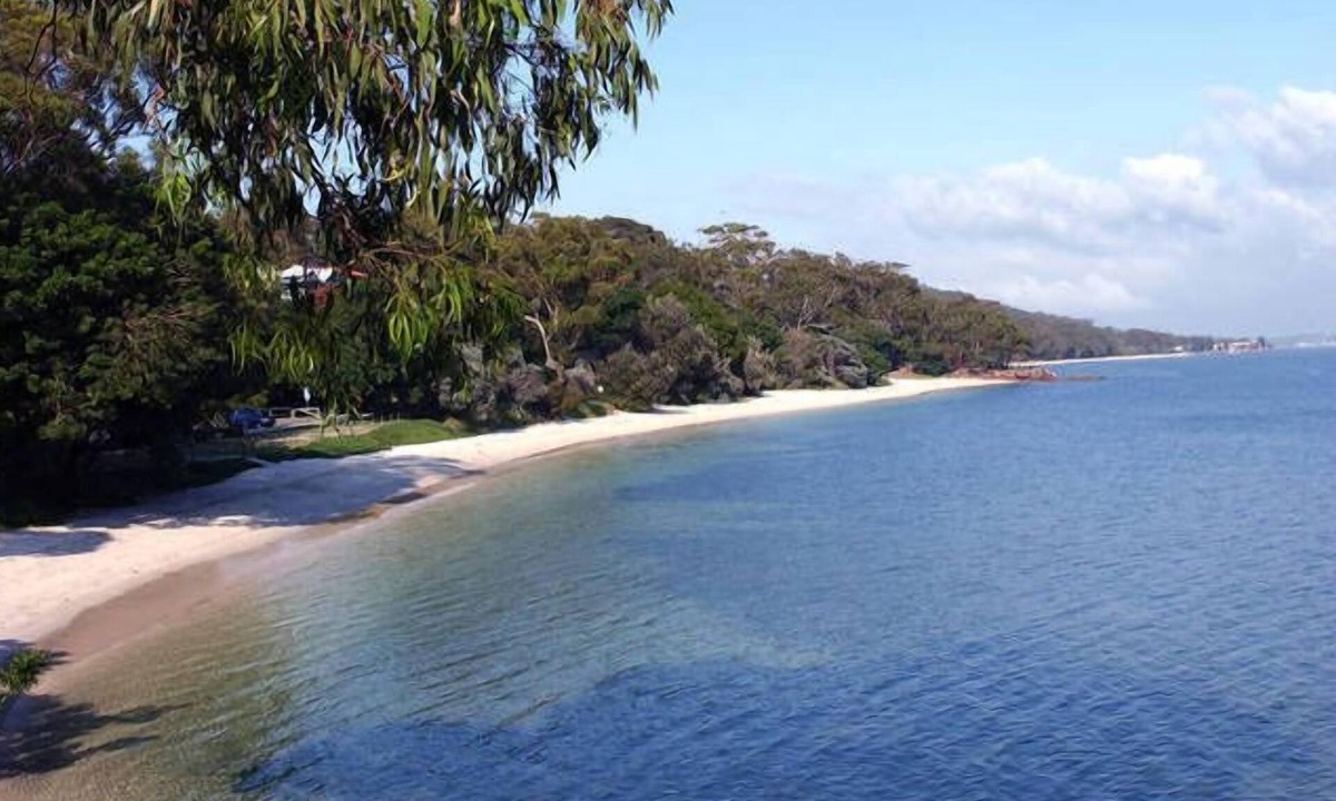 Nelson Bay Apartment | Dutchman's Beach Retreat