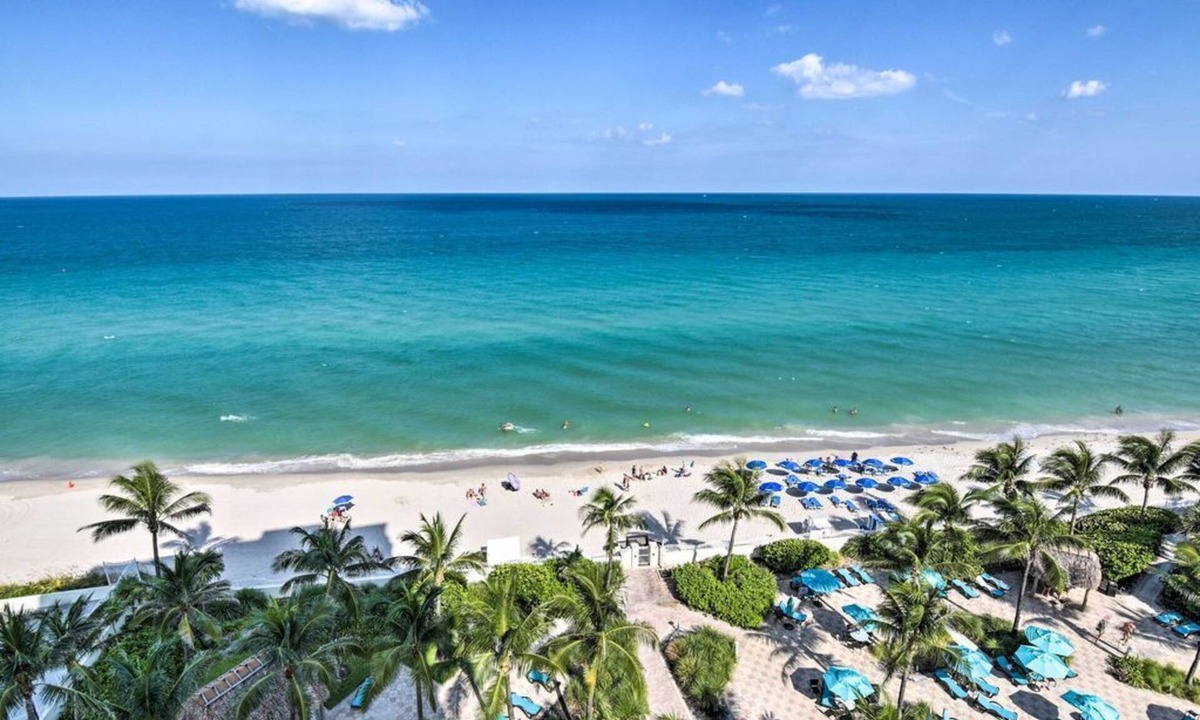 Hollywood South Central Beach Condo | E - Beautiful beachfront property with pool! (Partial Ocean Views)