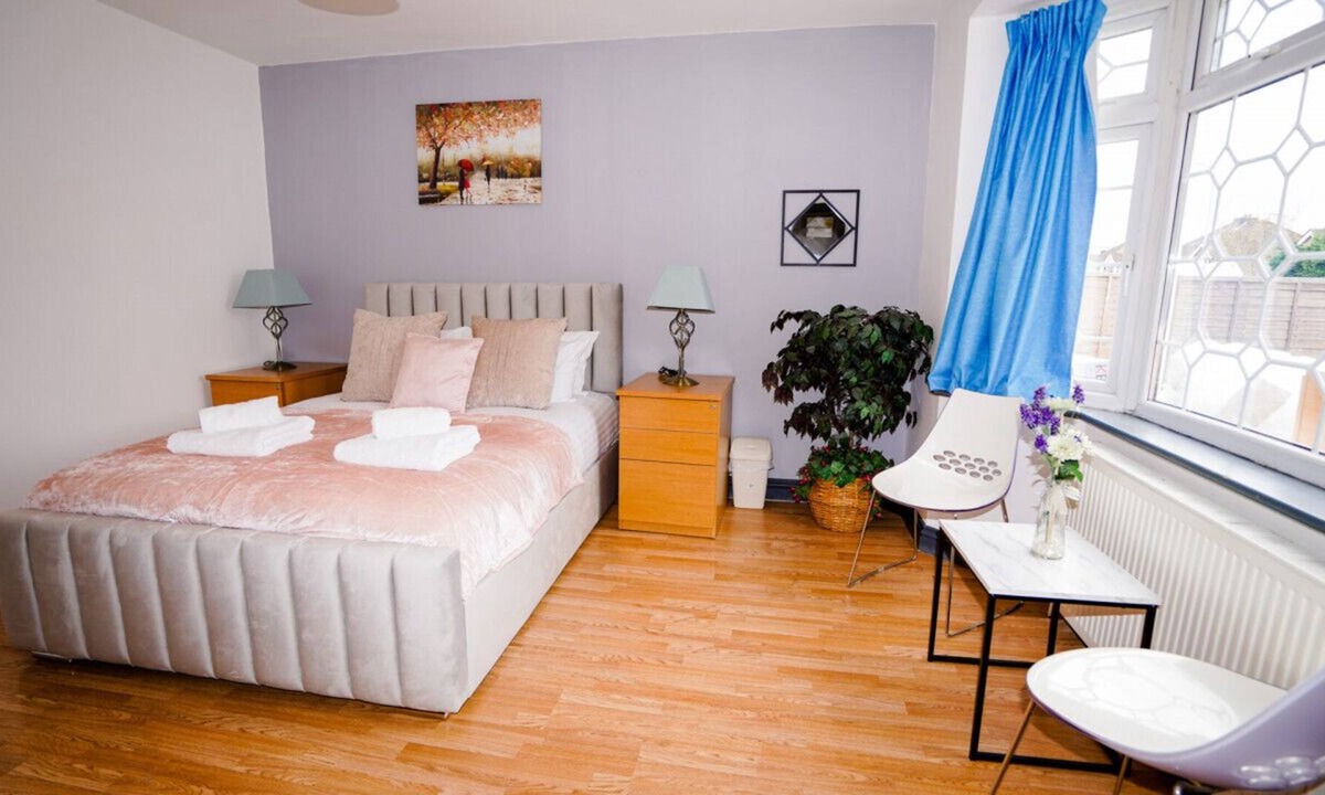 Slough House | E2M Stays Slough 5Bed Spacious House Free Parking