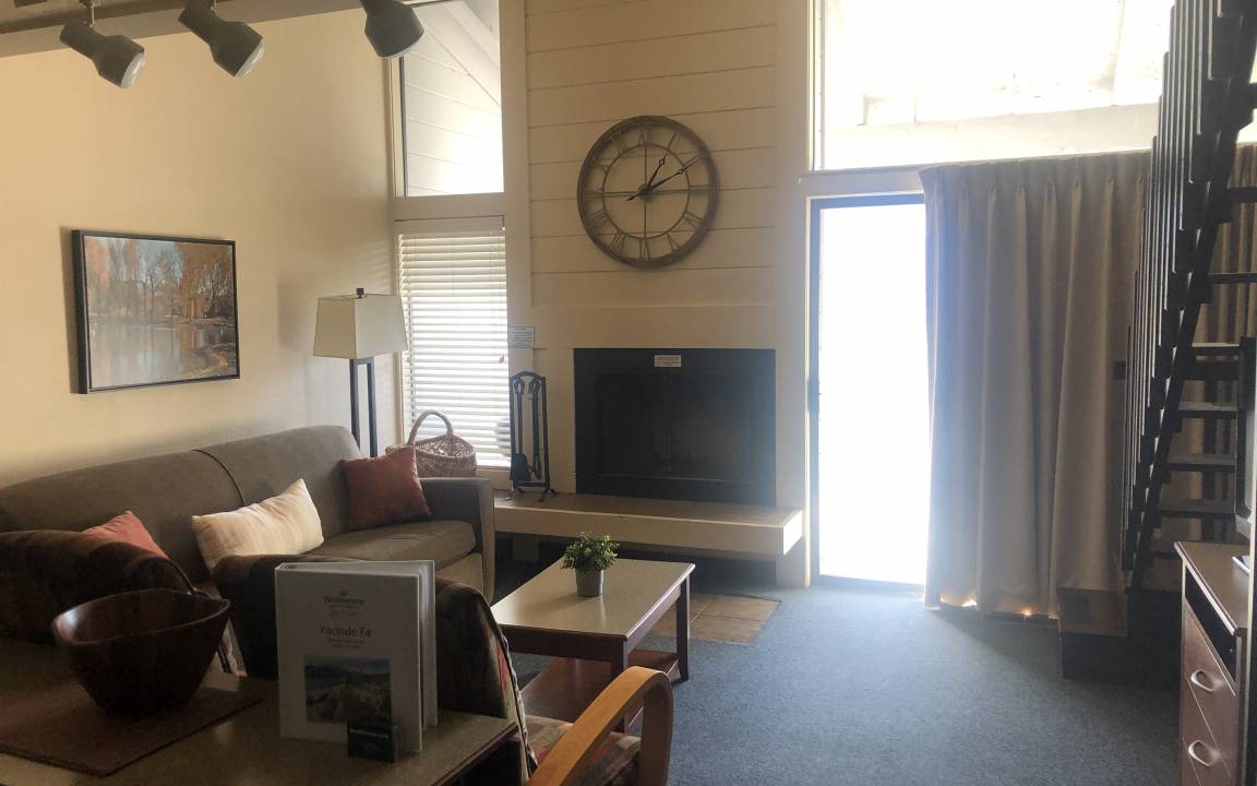 Wapato Point Apartment | E3 Poolside and Mountain Views