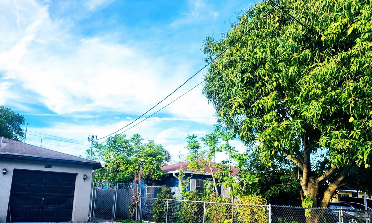 East Ybor House | E9th - Studio with kitchenette