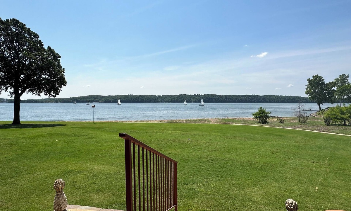 Afton House | Eagle Beach- Waterfront, Large Beach, Next to Shangri-La