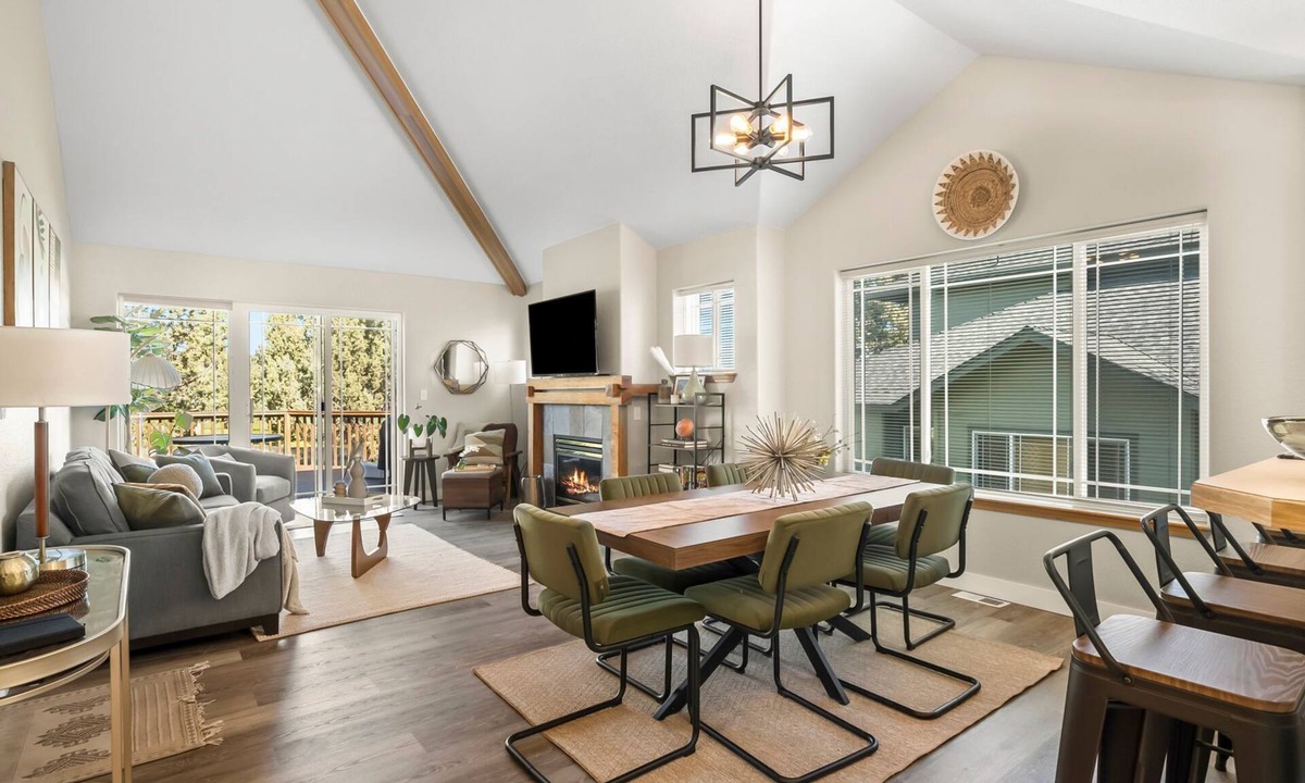 Redmond House | Eagle Crest Golden Pheasant Golf Retreat