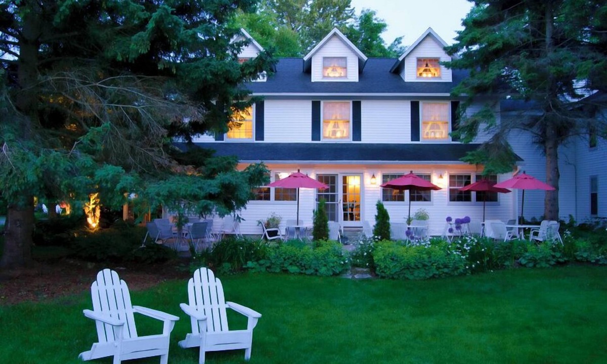 Ephraim Hotel | Eagle Harbor Inn