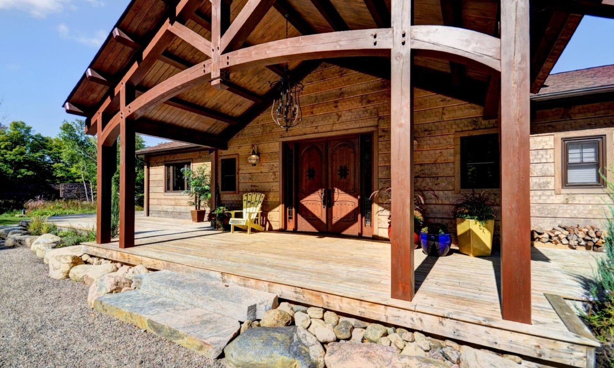 Eagle Lake Cottage | Eagle Lake Executive Retreat – Luxury Haliburton Lakefront Getaway