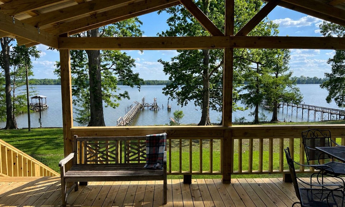 Sondheimer House | Eagle Lake Hideaway nBeautiful 3 bedroom Lakefront homenPeaceful Private lot