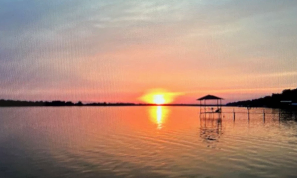 Redwood RV Rental | Eagle Lake Waterfront Lot, at Public Launch (lot only)