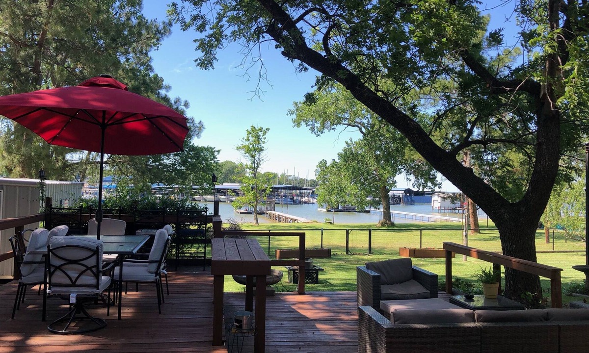 Azle House | Eagle Mountain Lake Getaway w/Hot Tub!