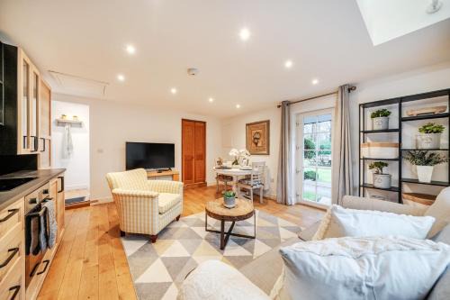 Guildford Apartment | Eagle's Nest