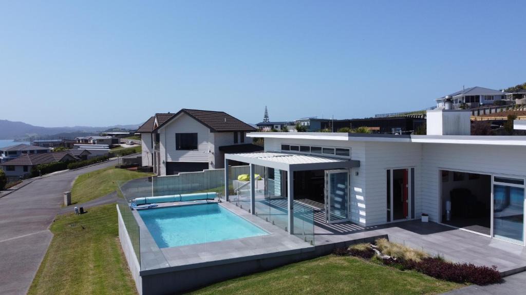 Cable Bay House | Eagle View