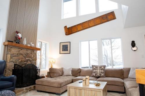 Hidden Valley House | Eagles Mountain Retreat