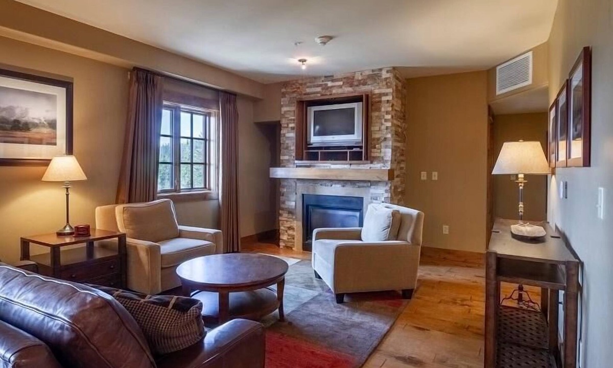 Tamarack Apartment | Eagles Nest | Includes Two 1-Day Lift Tickets