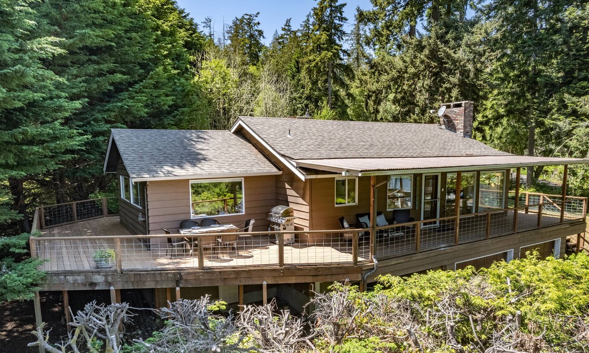 Coupeville House | Eagles Watch - Walk to Beach