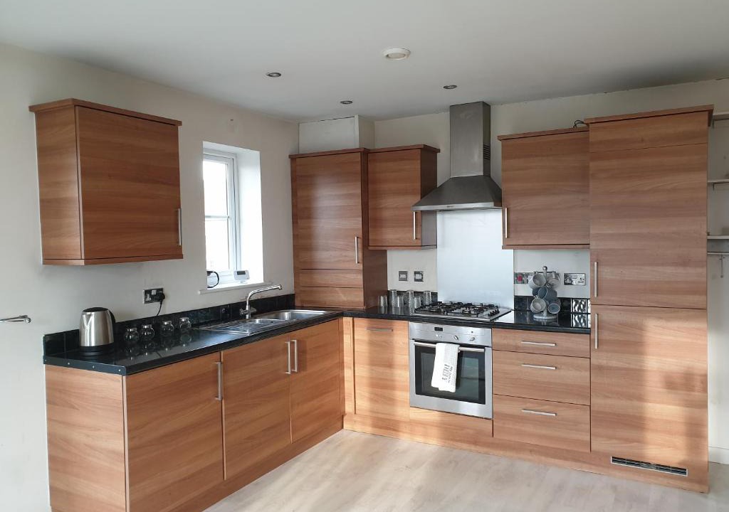 Ainley Top Apartment | Early Knights Accommodation Huddersfield