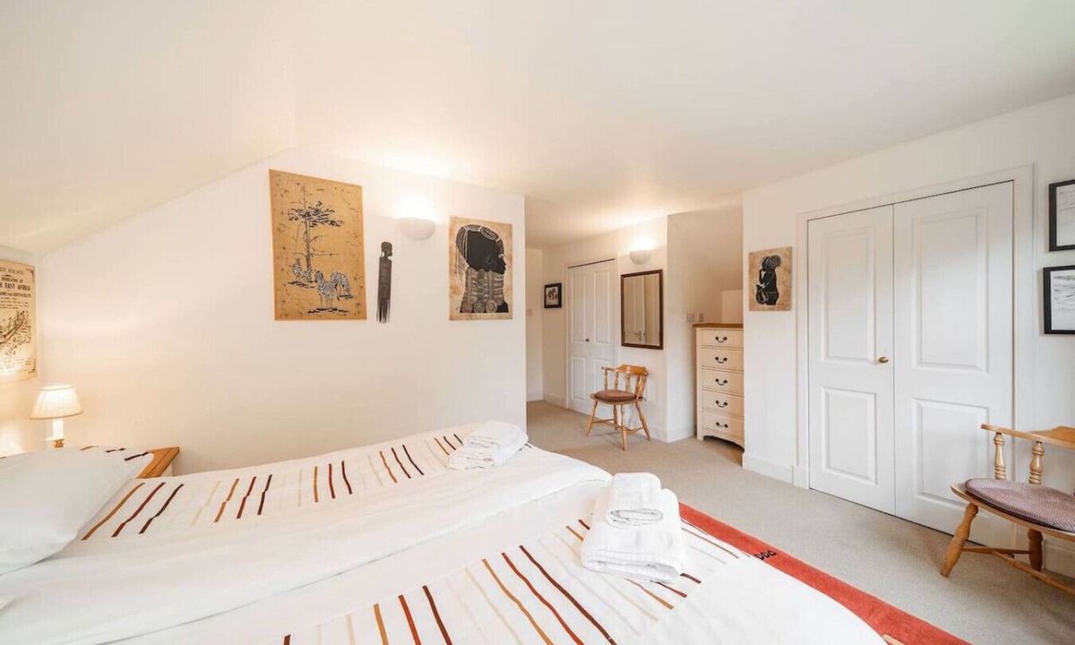 Comrie Cottage | Earnside Cottage, with charming riverside views