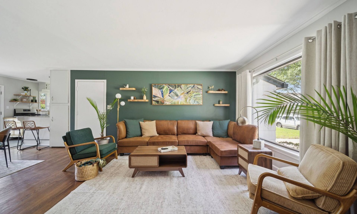 Tulsa House | Earth & Echo-Nature-Inspired - Themed Bedrooms + Firepit + Walk to Brookside