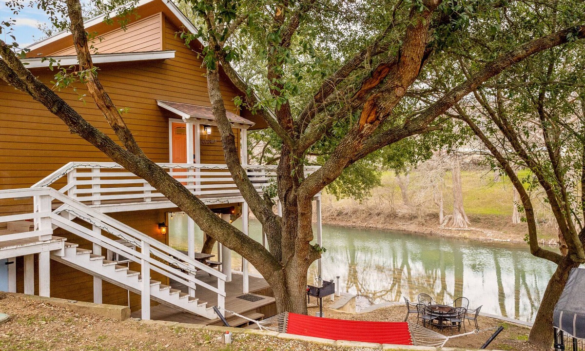 New Braunfels Ski Chalet | Earth Haus LITE