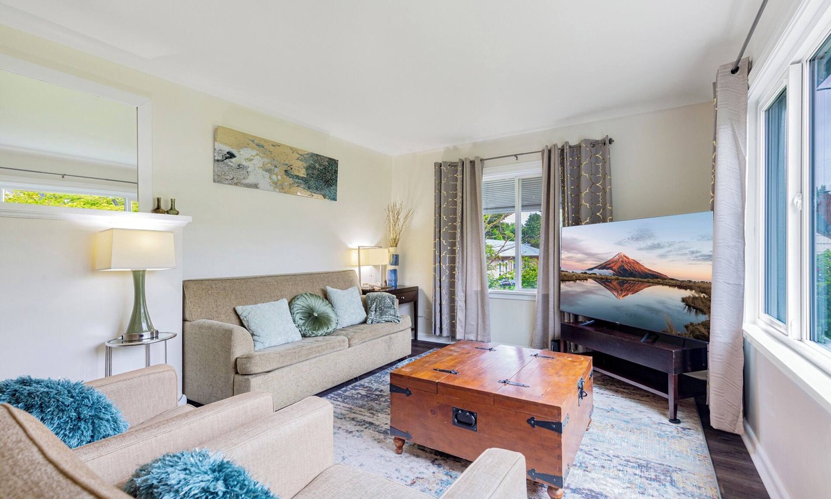 Bryn Mawr-Skyway House | EARTH VILLA: central location